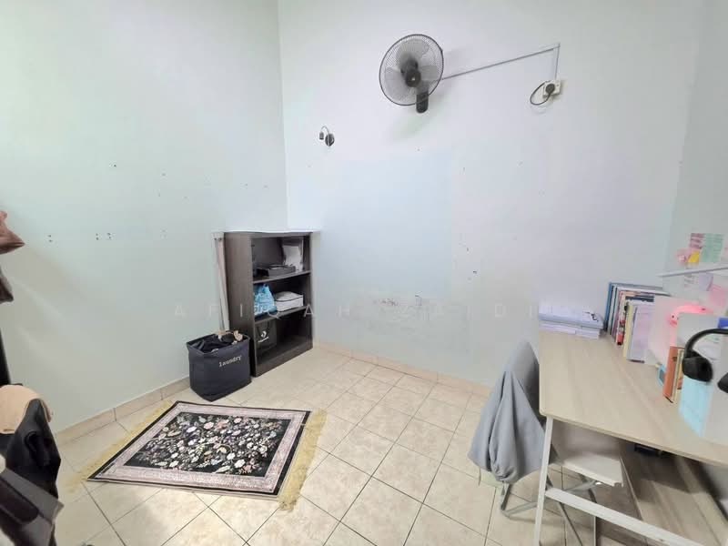 2-storey Terraced House for Sale in Bukit Jelutong (Shah Alam) - Afiqah zaidi - Study - PropertyGuru.com.my