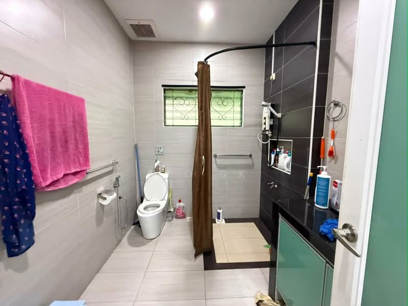 Bungalow House untuk Dijual di Taman Kebun Teh (Johor Bahru) - Leo SK - Bathroom - PropertyGuru.com.my