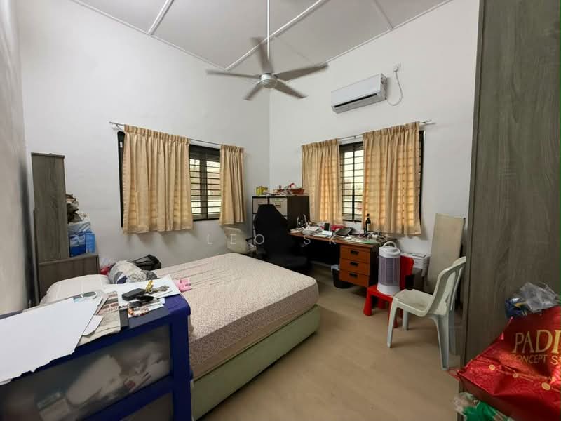 Bungalow House untuk Dijual di Taman Kebun Teh (Johor Bahru) - Leo SK - Bedroom - PropertyGuru.com.my