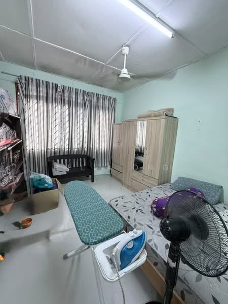 Rumah Teres 1-Tingkat untuk Disewa di Taman Johor Jaya (Johor Bahru) - Bella Ong - Bedroom - PropertyGuru.com.my