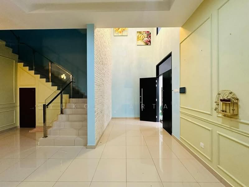 Semi-Detached House for Sale in Taman Melawati (Ulu Kelang) - Syukor Hartanah - Entrance - PropertyGuru.com.my
