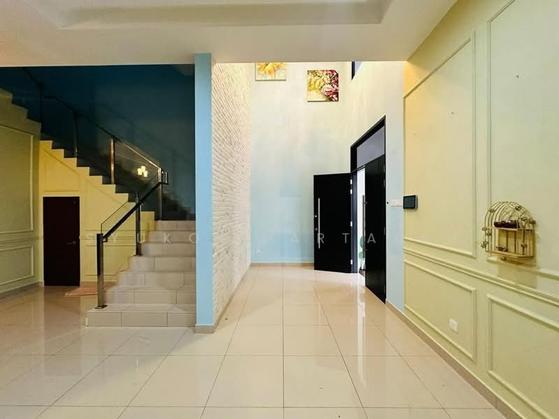Semi-Detached House for Sale in Taman Melawati (Ulu Kelang) - Syukor Hartanah - Entrance - PropertyGuru.com.my