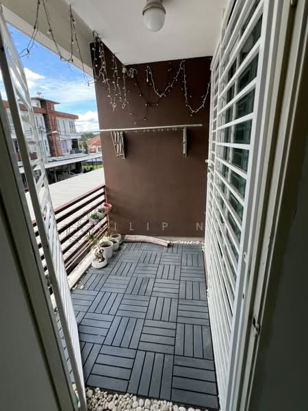 Rumah Bandar untuk Disewa di Kajang (Selangor) - Philip Ng - Balcony - PropertyGuru.com.my