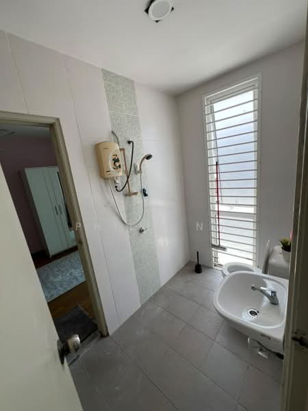 Rumah Bandar untuk Disewa di Kajang (Selangor) - Philip Ng - Bathroom - PropertyGuru.com.my