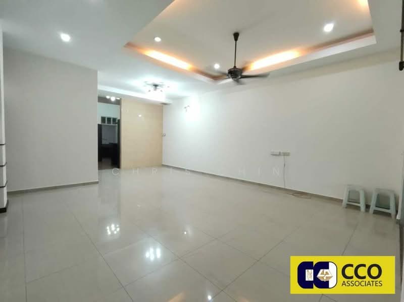 2-storey Terraced House for Sale in Taman Silibin Ria (Ipoh) - Chris Chin - Living Room - PropertyGuru.com.my