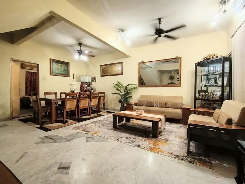2-storey Terraced House for Sale in Bandar Tun Hussein Onn (Cheras) - Asyraf Azman - Living Room - PropertyGuru.com.my