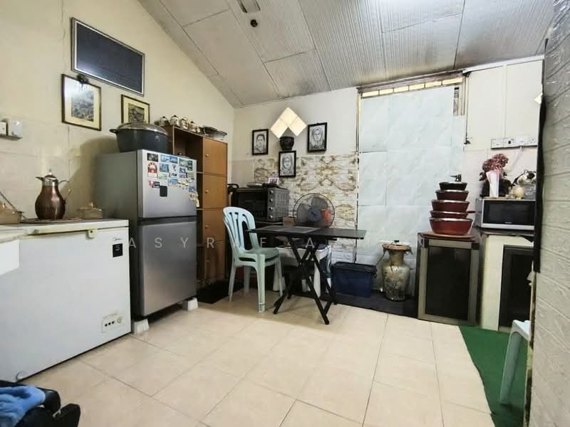 2-storey Terraced House for Sale in Bandar Tun Hussein Onn (Cheras) - Asyraf Azman - Kitchen - PropertyGuru.com.my