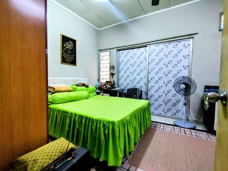 2-storey Terraced House for Sale in Bandar Tun Hussein Onn (Cheras) - Asyraf Azman - Bedroom - PropertyGuru.com.my