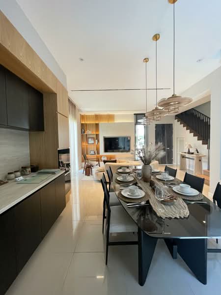 3-storey Terraced House for Sale in Cyberjaya (Selangor) - Tank Tan - Kitchen - PropertyGuru.com.my