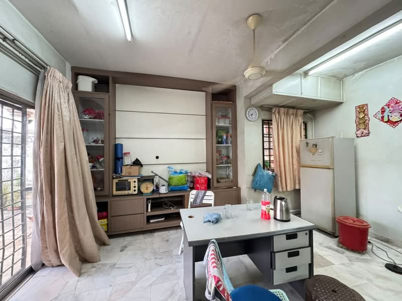 Semi-Detached House for Sale in Taman Daya (Johor Bahru) - U Hon Kun - Living Room - PropertyGuru.com.my