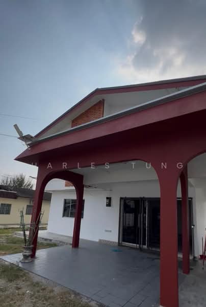 Bungalow House untuk Disewa di Pekan Dengkil (Dengkil) - Charles Tung - Exterior - PropertyGuru.com.my