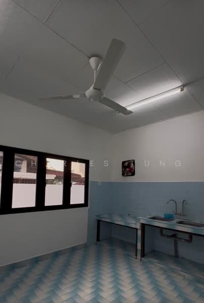Bungalow House untuk Disewa di Pekan Dengkil (Dengkil) - Charles Tung - Kitchen - PropertyGuru.com.my