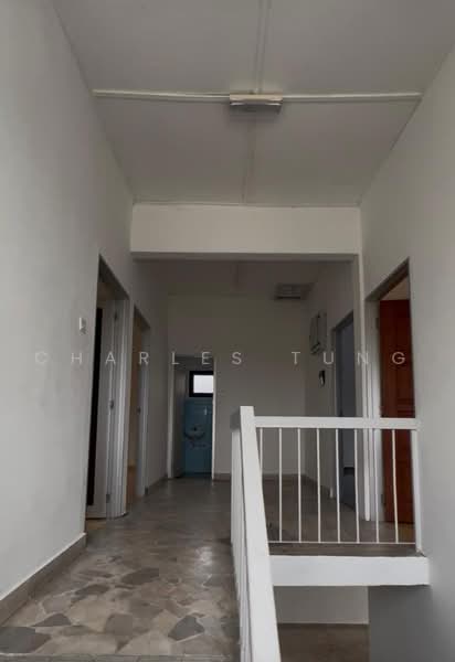 Bungalow House untuk Disewa di Pekan Dengkil (Dengkil) - Charles Tung - Corridor - PropertyGuru.com.my
