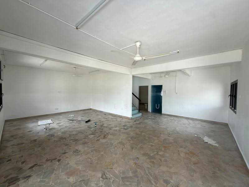 Bungalow House untuk Disewa di Pekan Dengkil (Dengkil) - Charles Tung - Interior - PropertyGuru.com.my