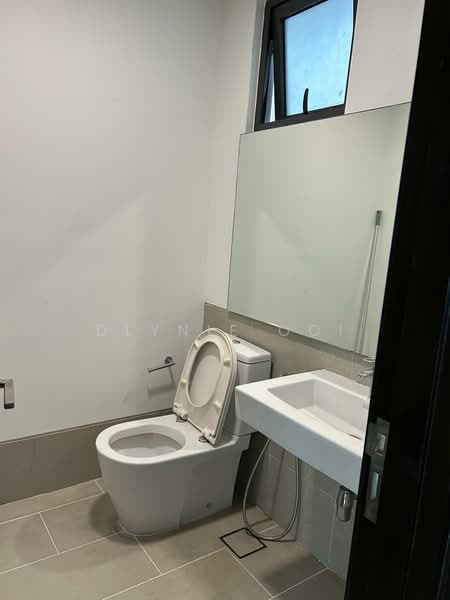 Semi-Detached House for Sale in Taman Danau Desa (Taman Desa) - Dlynie Ooi - Bathroom - PropertyGuru.com.my