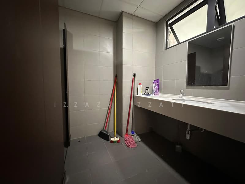 Office for Rent in Bukit Jelutong (Shah Alam) - Izzaza Izzati - Bathroom - PropertyGuru.com.my