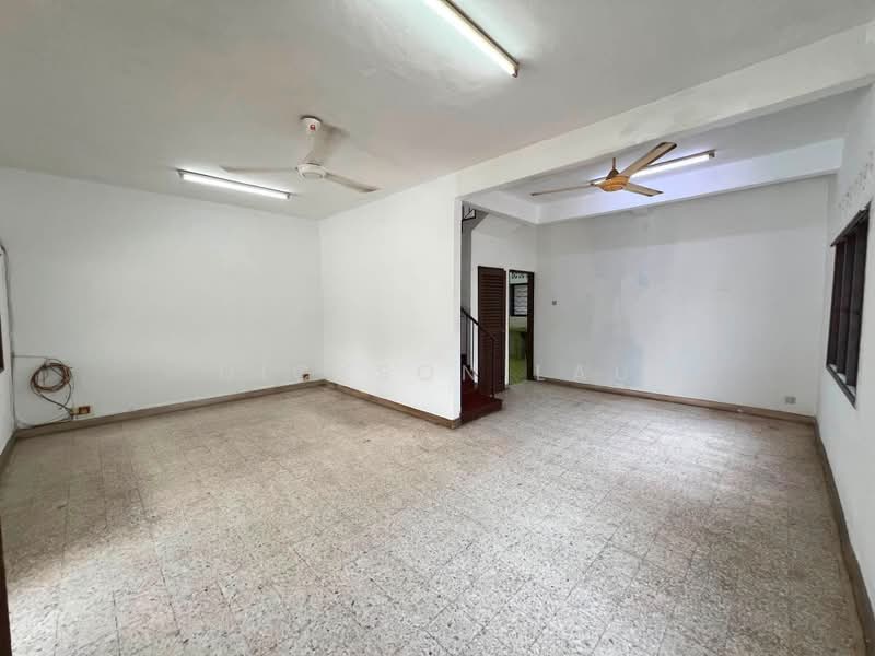 Rumah Teres 2-Tingkat untuk Dijual di Taman Petaling (Kepong) - Dickson Lau - Living Room - PropertyGuru.com.my