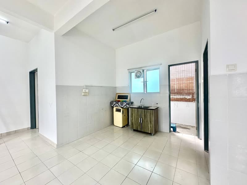 Rumah Bandar untuk Dijual di Sungai Buloh (Selangor) - Syukor Hartanah - Kitchen - PropertyGuru.com.my