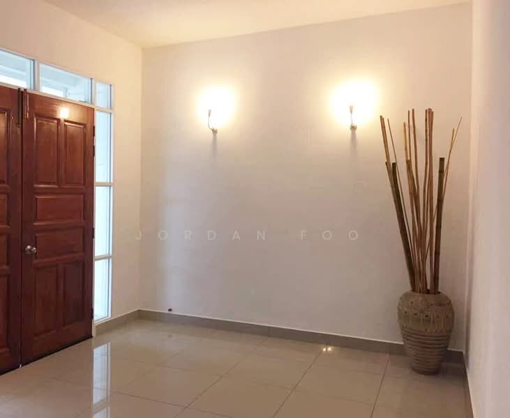 Rumah Berkembar untuk Dijual di Pantai Jerejak (Bayan Lepas) - Jordan Foo - Entrance - PropertyGuru.com.my