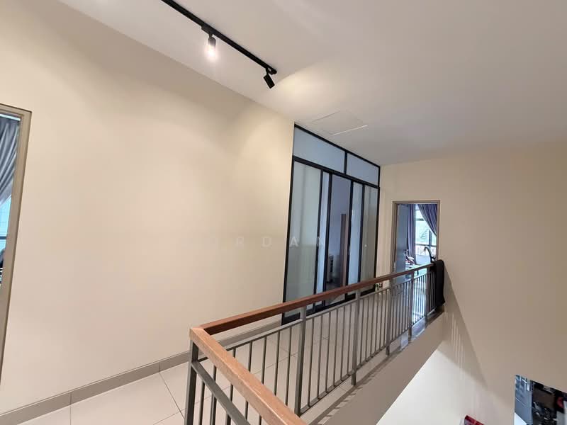 Cluster House for Sale in Taman Mount Austin (Tebrau) - Jordan . - Corridor - PropertyGuru.com.my