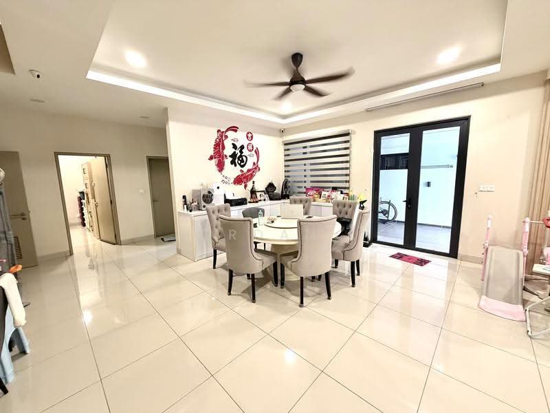 Cluster House for Sale in Taman Mount Austin (Tebrau) - Jordan . - Dining Room - PropertyGuru.com.my
