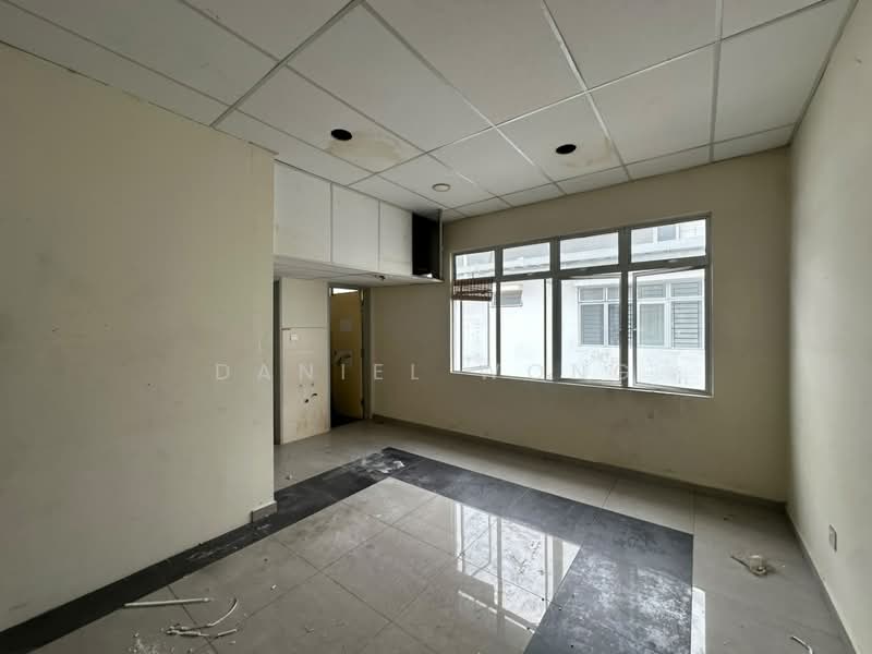 Shop / Office untuk Disewa di Taman Ungku Tun Aminah (Skudai) - Daniel Wong - Interior - PropertyGuru.com.my
