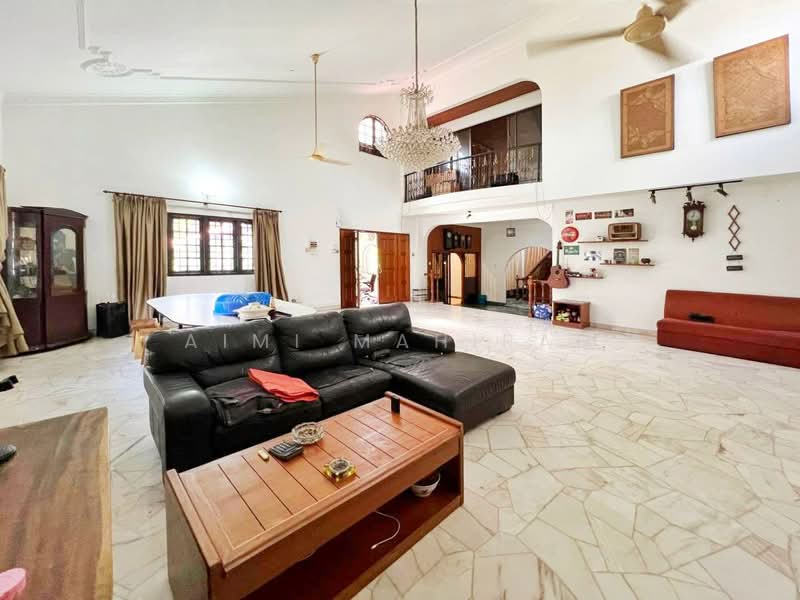 Bungalow House untuk Dijual di Seksyen 6 (Petaling Jaya) - Aimi Mahirah - Living Room - PropertyGuru.com.my