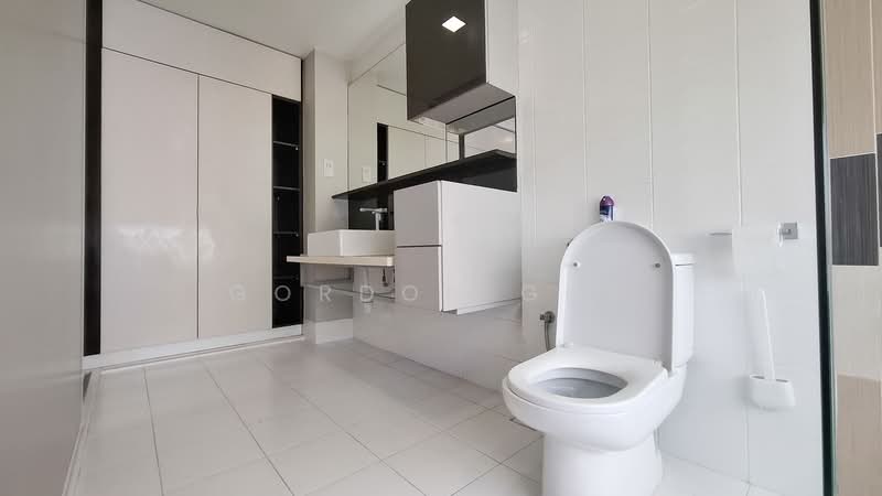 Kediaman Servis untuk Disewa di Verve Suites - Gordon Goh - Bathroom - PropertyGuru.com.my
