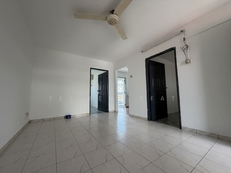 Rumah Flat untuk Dijual di Perumahan Awam Seri Langkawi 1 - Tey Beng Keat - Interior - PropertyGuru.com.my