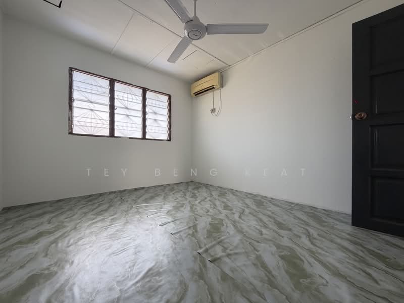Rumah Flat untuk Dijual di Perumahan Awam Seri Langkawi 1 - Tey Beng Keat - Interior - PropertyGuru.com.my