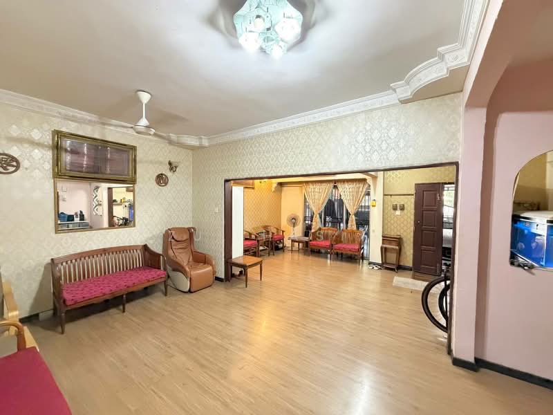 2-storey Terraced House for Sale in Sungai Buloh (Selangor) - Zul Hasif - Living Room - PropertyGuru.com.my