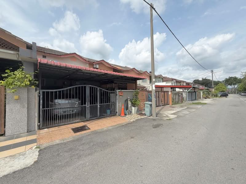 2-storey Terraced House for Sale in Sungai Buloh (Selangor) - Zul Hasif - Exterior - PropertyGuru.com.my