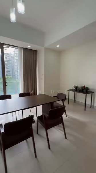 Kediaman Servis untuk Dijual di Suria Stonor - Ian Hee - Dining Room - PropertyGuru.com.my