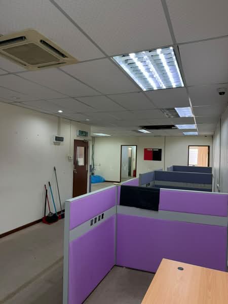 Shop / Office untuk Disewa di Desa Ria (Sungai Ara) - Lilly . - Interior - PropertyGuru.com.my