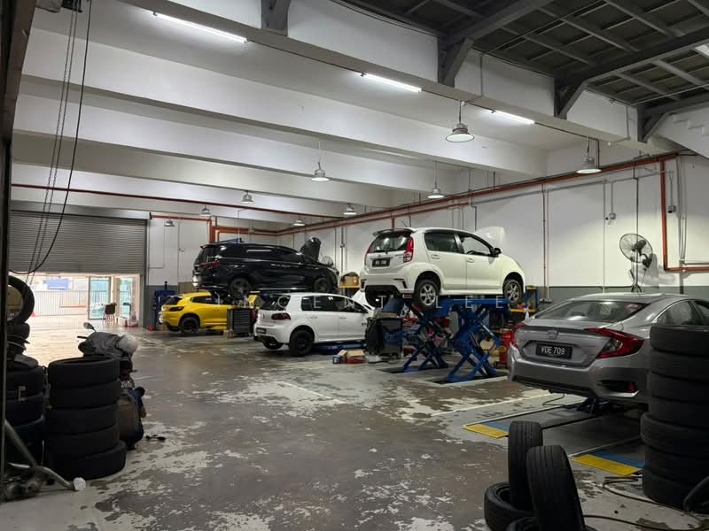 Semi-D Factory for Rent in Temasya Glenmarie (Glenmarie) - Vincent Lee - Car Park - PropertyGuru.com.my