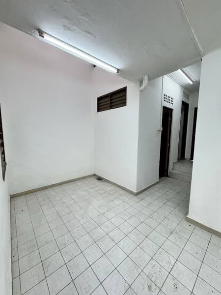 1-storey Terraced House for Sale in Taman Perwira (Bakri) - Jordan . - Interior - PropertyGuru.com.my