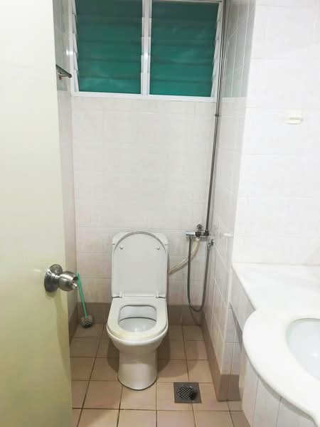 Kondominium untuk Disewa di Mutiara Villa Condominium - Jerry Tan - Bathroom - PropertyGuru.com.my