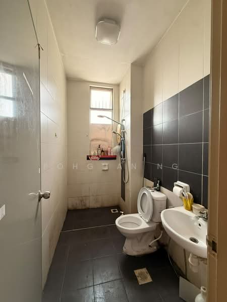 2-storey Terraced House for Sale in Taman Nusa Sentral (Iskandar Puteri (Nusajaya)) - Pohguan Ng - Bathroom - PropertyGuru.com.my