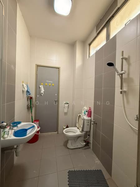 2-storey Terraced House for Sale in Taman Nusa Sentral (Iskandar Puteri (Nusajaya)) - Pohguan Ng - Bathroom - PropertyGuru.com.my