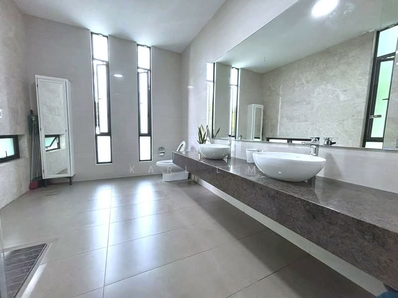 Bungalow House for Sale in Senibong Cove (Masai) - Karl Lim - Bathroom - PropertyGuru.com.my