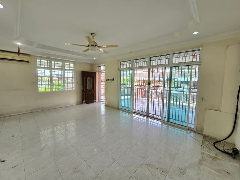 2-storey Terraced House for Sale in Taman Pertama (Ipoh) - Gary Tang - Living Room - PropertyGuru.com.my