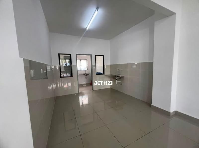 2-storey Terraced House for Sale in Setia Utama (Setia Alam) - Loke . - Kitchen - PropertyGuru.com.my