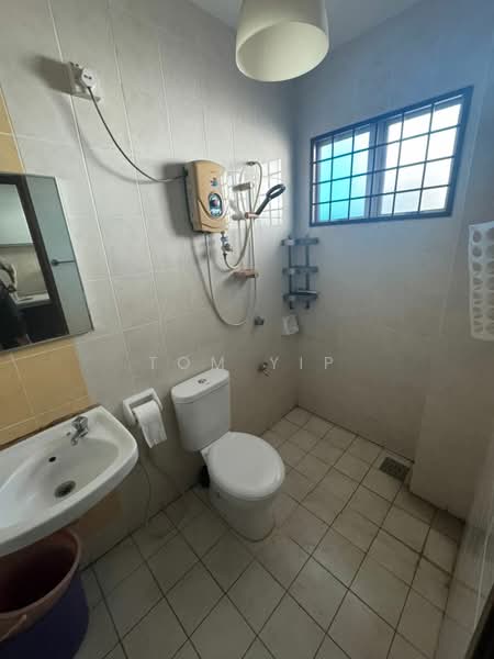Rumah Teres 2-Tingkat untuk Dijual di Denai Alam (Shah Alam) - Tom Yip - Bathroom - PropertyGuru.com.my