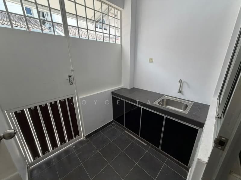 2-storey Terraced House for Rent in Mutiara Rini (Skudai) - Joyce Tan - Kitchen - PropertyGuru.com.my