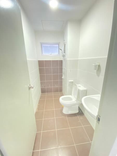 Pangsapuri untuk Disewa di Danau Perintis - Elwin Ong - Bathroom - PropertyGuru.com.my
