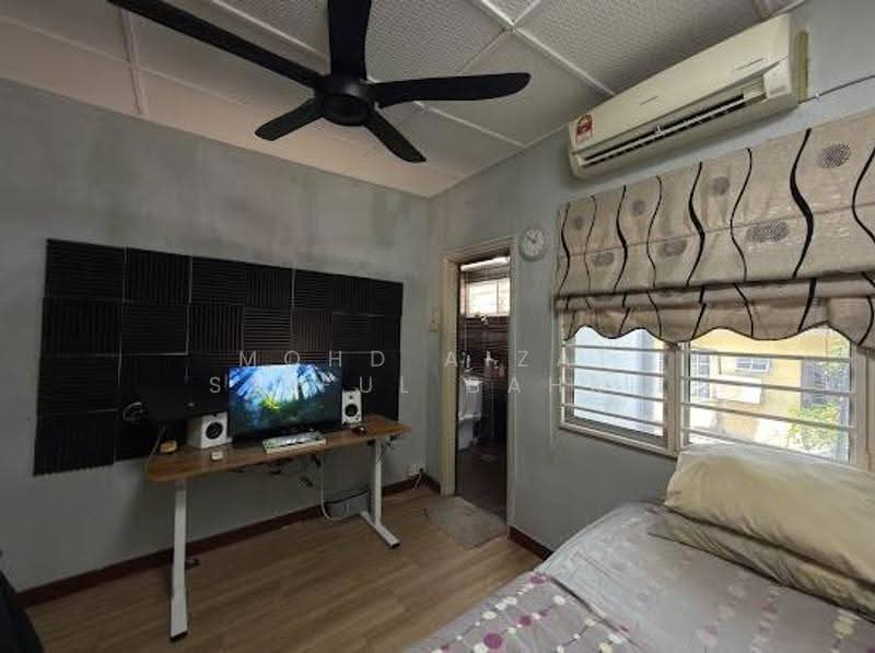 2-storey Terraced House for Sale in Wangsa Maju (Kuala Lumpur) - Mohd Aizat Saiful Bahri - Bedroom - PropertyGuru.com.my