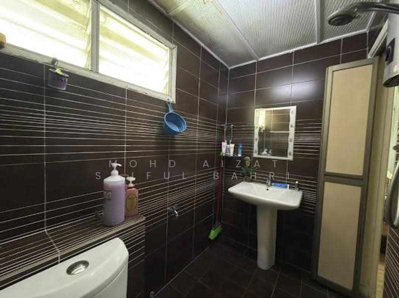 2-storey Terraced House for Sale in Wangsa Maju (Kuala Lumpur) - Mohd Aizat Saiful Bahri - Bathroom - PropertyGuru.com.my