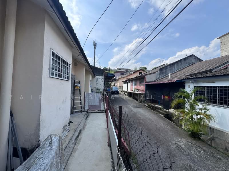 Rumah Teres 1-Tingkat untuk Dijual di Kajang (Selangor) - Zairul Asrah Zulkefli - Exterior - PropertyGuru.com.my