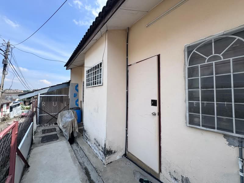 Rumah Teres 1-Tingkat untuk Dijual di Kajang (Selangor) - Zairul Asrah Zulkefli - Exterior - PropertyGuru.com.my
