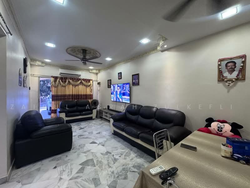 Rumah Teres 1-Tingkat untuk Dijual di Kajang (Selangor) - Zairul Asrah Zulkefli - Living Room - PropertyGuru.com.my